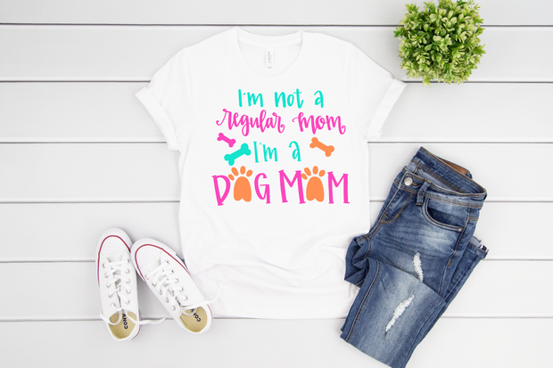 Dog Mom Short Sleeve Tee